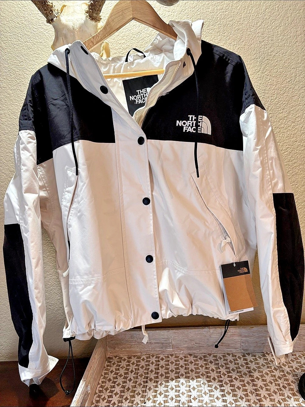 The North Face 1996 Retro Nuptse? Color Block Jacket White & Black XL NWT